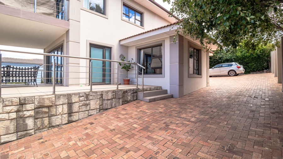 3 Bedroom Property for Sale in Olive Grove Western Cape